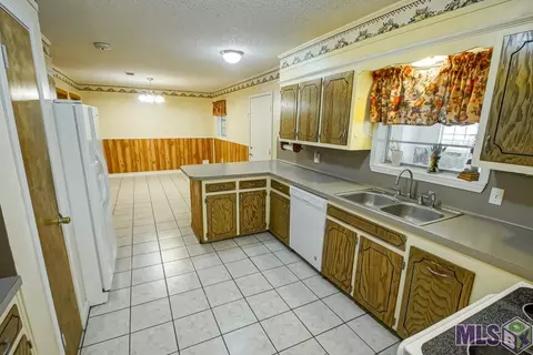33805 N Walker Dr, Walker, LA 70785 photo 14