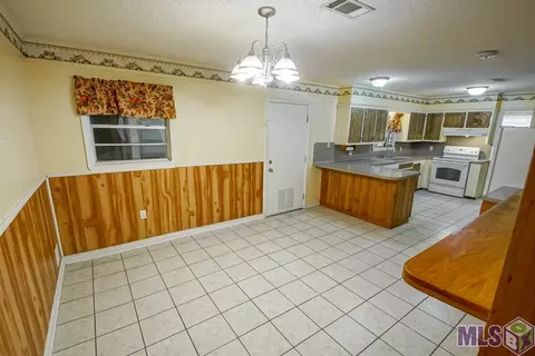 33805 N Walker Dr, Walker, LA 70785 photo 10