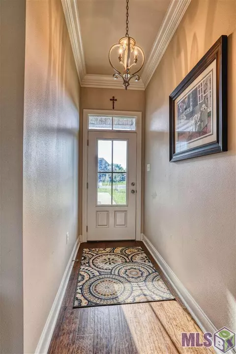 31044 Lake Spring Dr, Walker, LA 70785 photo 2