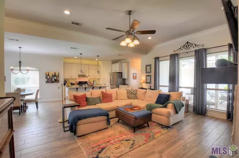 28017 Foxfire Ave, Walker, LA 70785 photo 2