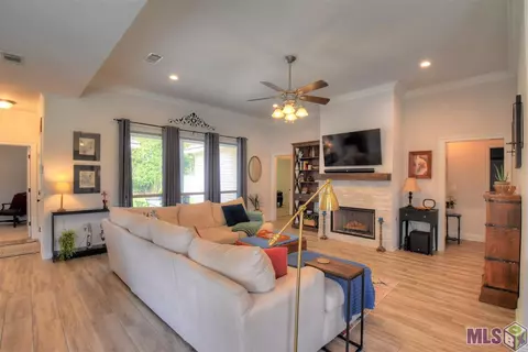 28017 Foxfire Ave, Walker, LA 70785 photo 3