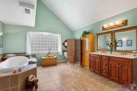32064 Tiboe Plz, Springfield, LA 70462 photo 11