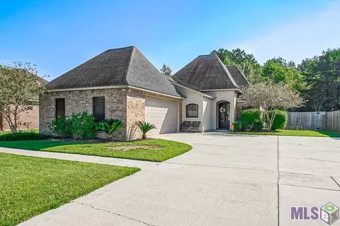 34152 Spring Lake Dr, Walker, LA 70785 photo 1