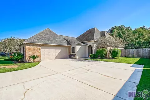 34152 Spring Lake Dr, Walker, LA 70785 photo 2