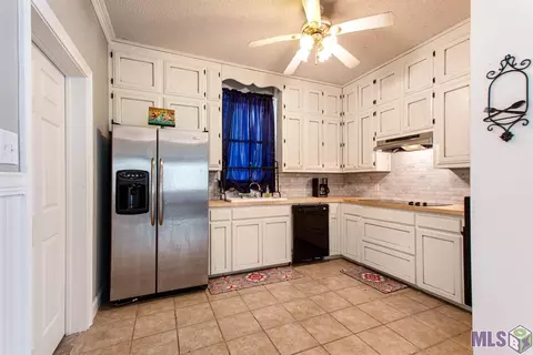31335 River Pines Dr, Springfield, LA 70462 photo 2