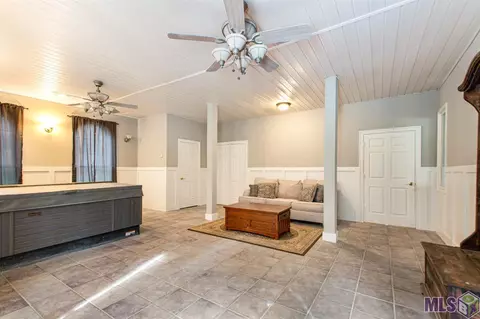 31335 River Pines Dr, Springfield, LA 70462 photo 9