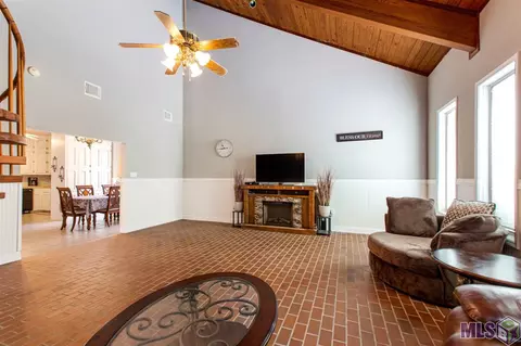 31335 River Pines Dr, Springfield, LA 70462 photo 8