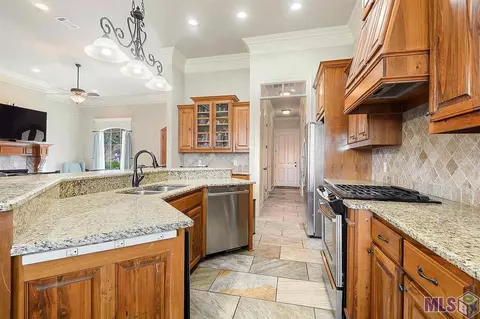 13335 Williamsburg Dr, Walker, LA 70785 photo 9