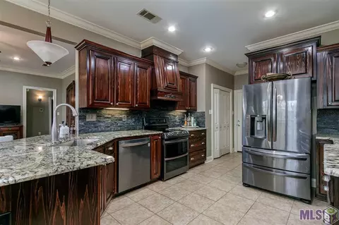 27968 Foxfire Ave, Walker, LA 70785 photo 4