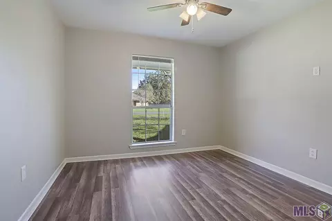 4610 Harding St, Baker, LA 70714 photo 9