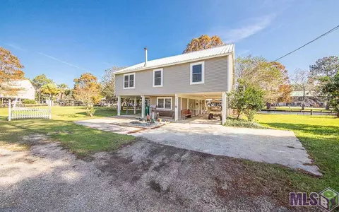 20490 Johnson Dr, Springfield, LA 70462 photo 2