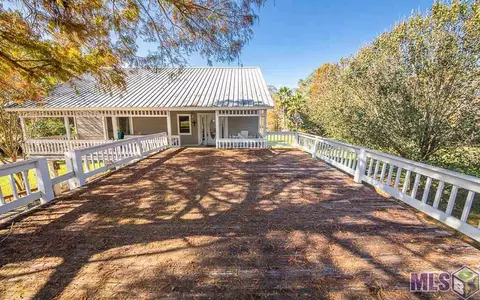 20490 Johnson Dr, Springfield, LA 70462 photo 3