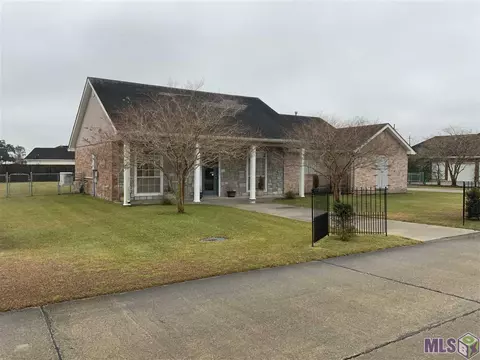 122 E 27th St, Larose, LA 70373 photo 1