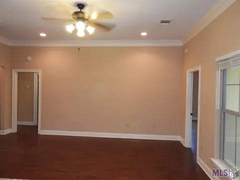 838 Chemin Dr, Baker, LA 70714 photo 2
