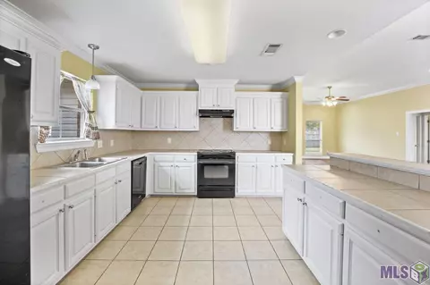 13020 Robin Dr, Walker, LA 70785 photo 8