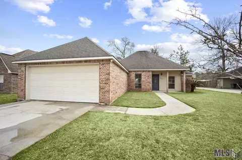 13020 Robin Dr, Walker, LA 70785 photo 1