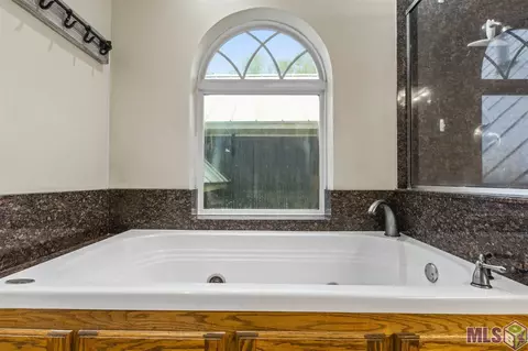 32355 Holm Rd, Walker, LA 70785 photo 9