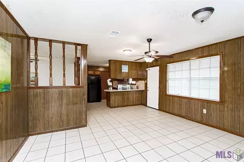 2105 Debra Dr, Baker, LA 70714 photo 2