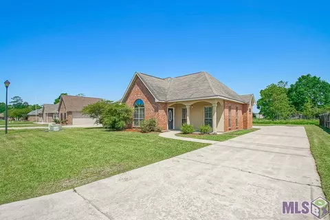 12751 Landon Dr, Walker, LA 70785 photo 2