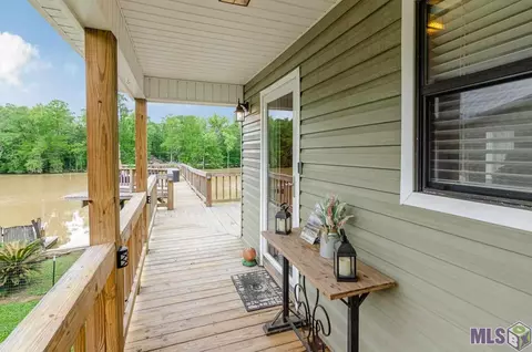 19099 River Bend Rd, Maurepas, LA 70449 photo 4