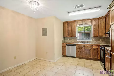 2423 Mchugh Rd, Baker, LA 70714 photo 4