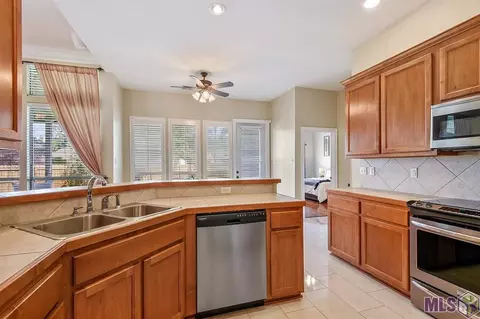 210 Stonewood Dr, Covington, LA 70433 photo 9
