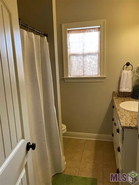13220 Williamsburg Dr, Walker, LA 70785 photo 8