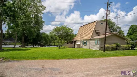 17357 Cline Dr, Maurepas, LA 70449 photo 4