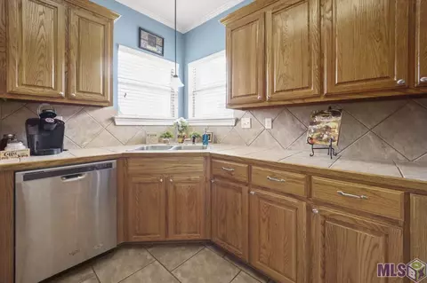 32824 Fox Run Dr, Walker, LA 70785 photo 8