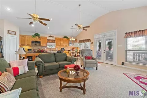 32895 Cypress, Springfield, LA 70462 photo 8