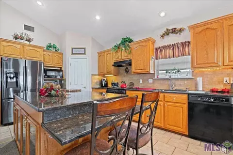 32895 Cypress, Springfield, LA 70462 photo 12