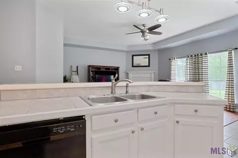 13464 Arnold Rd, Walker, LA 70785 photo 5