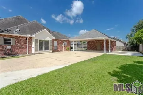 406 Oakleaf Ct, Brusly, LA 70719 photo 2