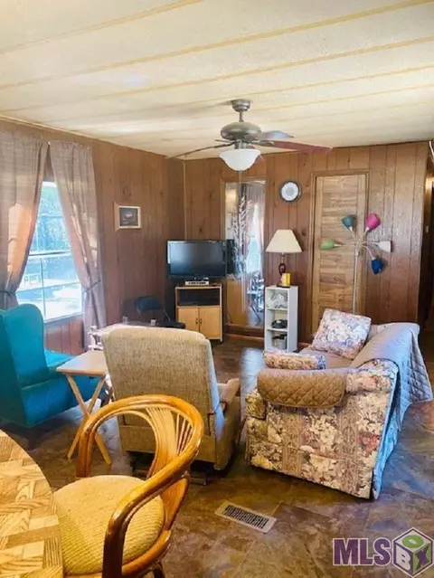 13561 Petite Dr, Maurepas, LA 70449 photo 5