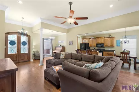 34254 Spring Lake Dr, Walker, LA 70785 photo 4