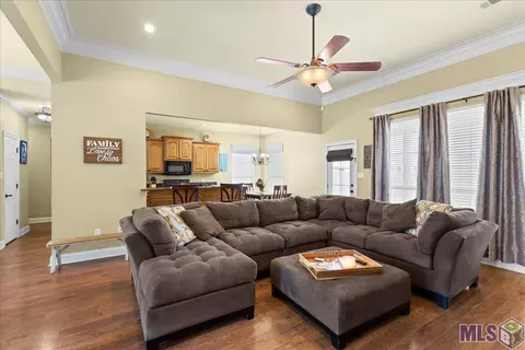 34254 Spring Lake Dr, Walker, LA 70785 photo 5