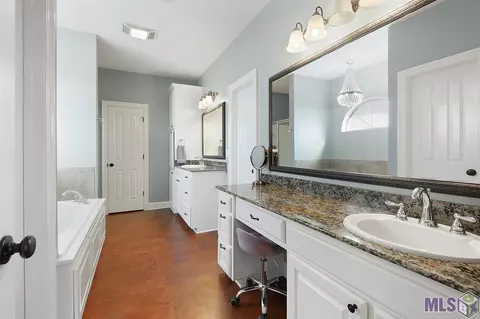 13486 Williamsburg Dr, Walker, LA 70785 photo 9