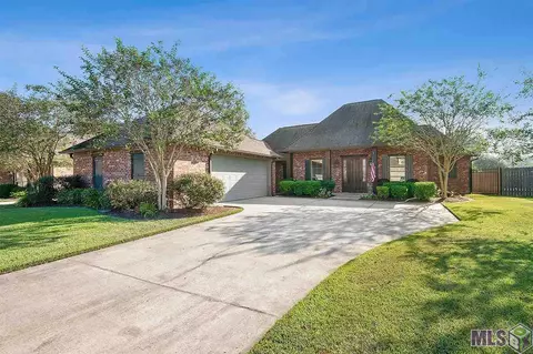 13486 Williamsburg Dr, Walker, LA 70785 photo 2