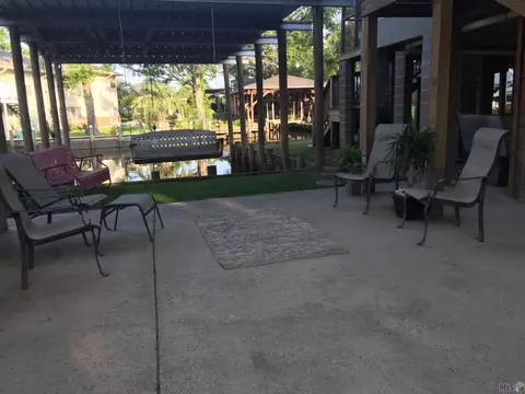 20320 Patricia St, Springfield, LA 70462 photo 3