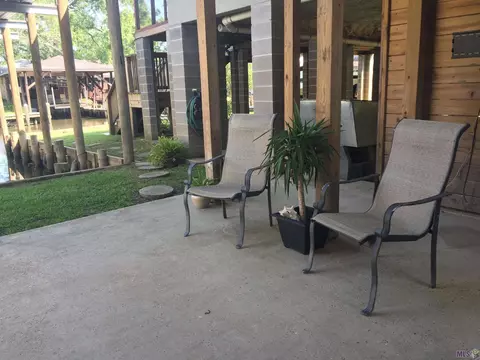 20320 Patricia St, Springfield, LA 70462 photo 4