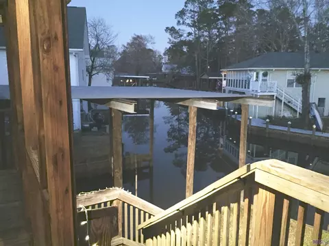 20320 Patricia St, Springfield, LA 70462 photo 9