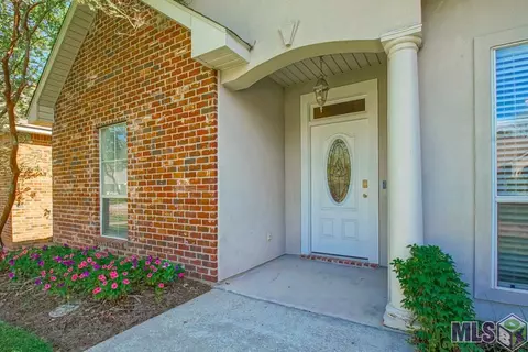 28064 Foxfire Ave, Walker, LA 70785 photo 2
