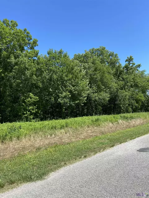 lot16 W Lake Dr, Port Allen, LA 70767