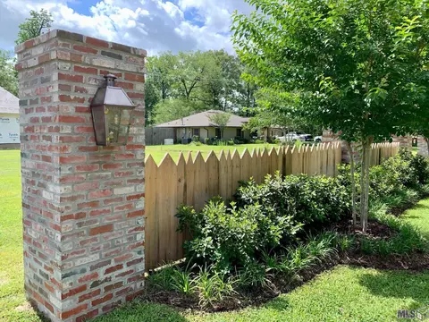 7832 Jeremiah Way, Baton Rouge, LA 70806