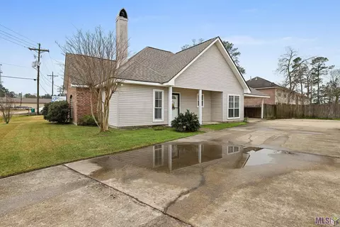 30055 College Dr, Walker, LA 70785 photo 2