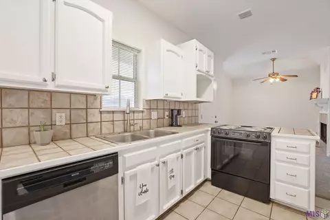 30055 College Dr, Walker, LA 70785 photo 9