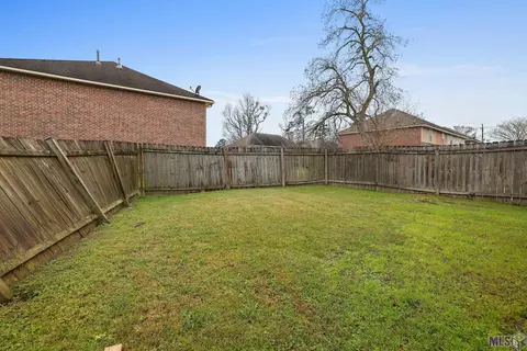 30055 College Dr, Walker, LA 70785 photo 5
