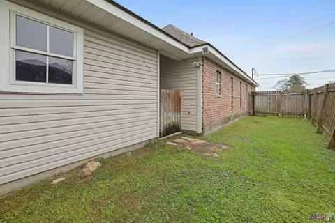 30055 College Dr, Walker, LA 70785 photo 6