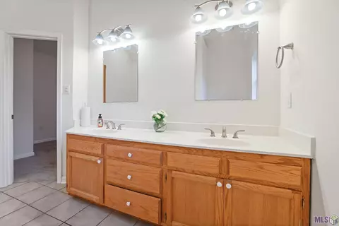 30055 College Dr, Walker, LA 70785 photo 19