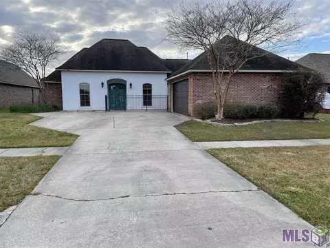 34195 Spring Lake Dr, Walker, LA 70785 photo 1